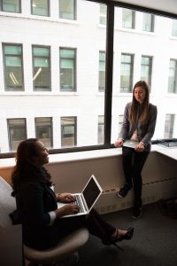 Como procurar emprego pelo WhatsApp: guia prático para conquistar oportunidades